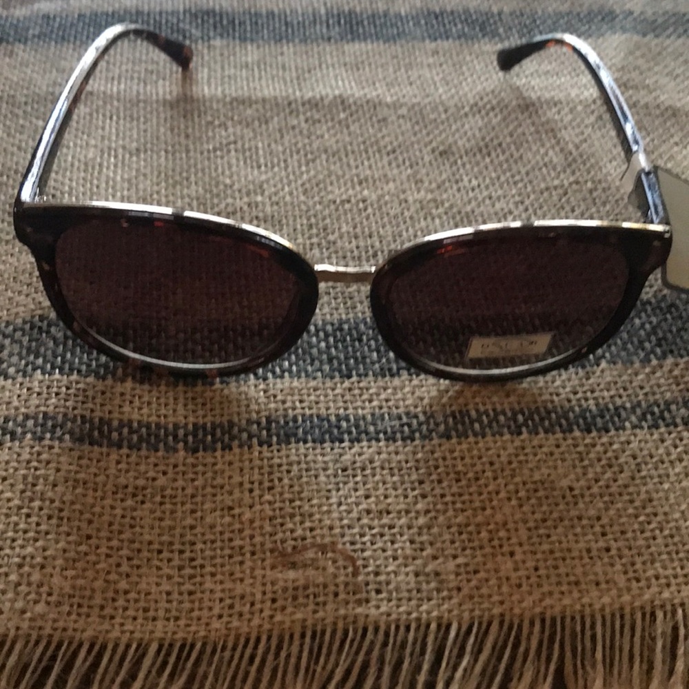 🌞NWT 🏝 Oscar De La Renta Sunglasses 🕶 - Picture 1 of 7